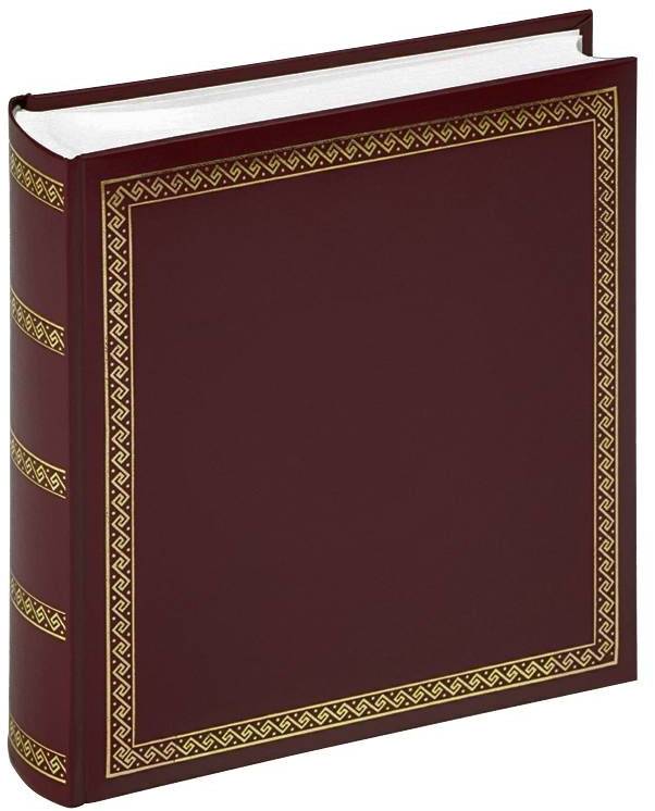 Rood fotoalbum met gouden versieringen langs de randen. Het is gesloten en heeft een decoratief patroon op de omslag.