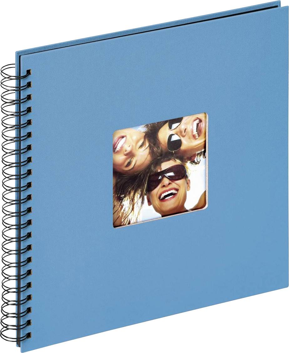 Blauw spiraalalbum met een vierkadige foto op de voorkant waarop drie lachende personen met zonnebrillen staan afgebeeld.