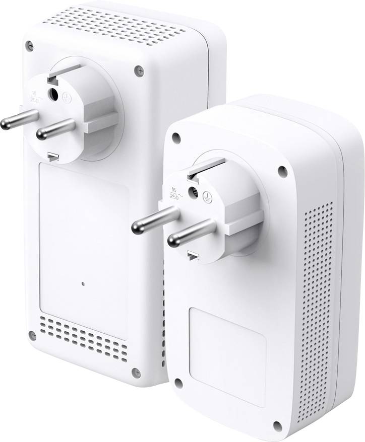 Twee witte WLAN-stopcontactadapters, naast elkaar gezet. Beide hebben ventilatieopeningen aan de zijkanten en zijn ontworpen voor gebruik in stopcontacten.