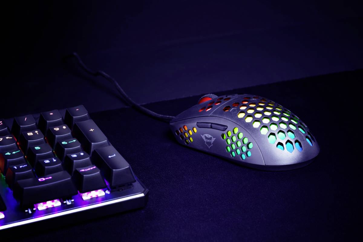 Trust GXT960 graphin lightweight Muis USB Zwart 6 Toetsen 200 dpi, 10000 dpi Verlicht-6