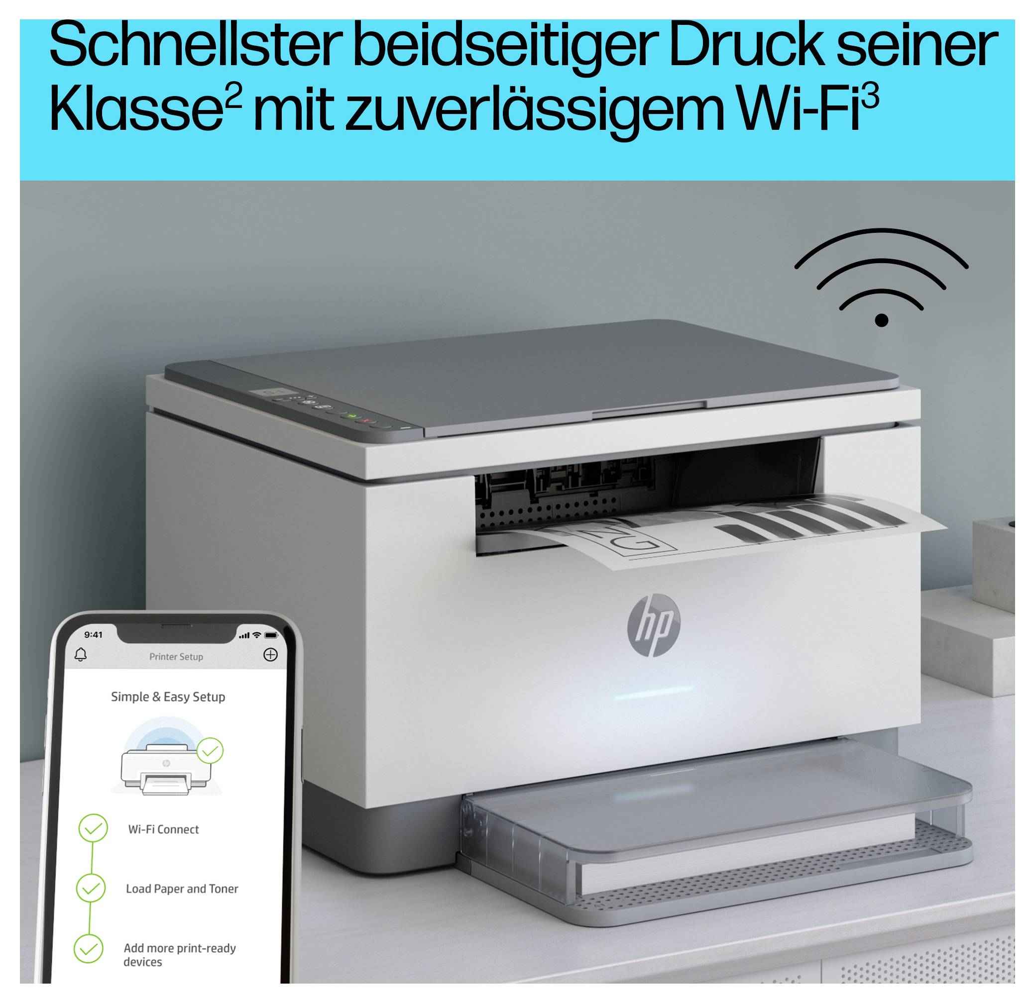 HP multifunctionele printer die een pagina afdrukt, met Wi‑Fi-pictogram en smartphoneapp-instellingenscherm met eenvoudige stappen voor gemakkelijke configuratie.