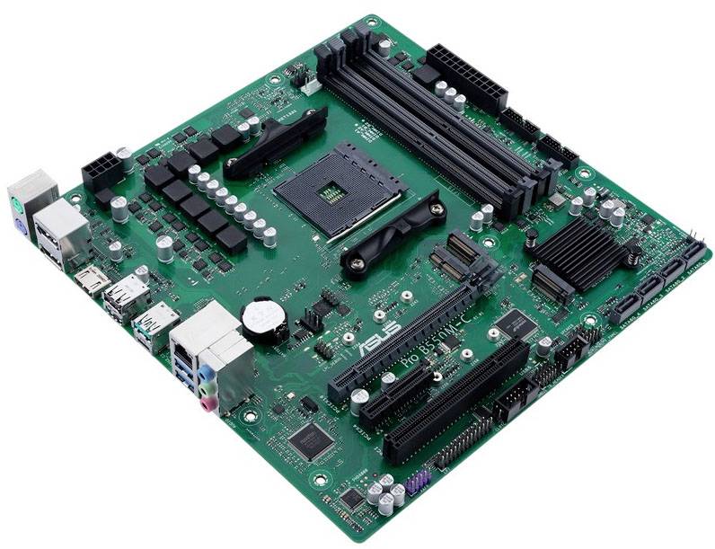 Een groene computermoederbordplaat met verschillende aansluitingen, sleuven en componenten voor hardwareinstallatie.