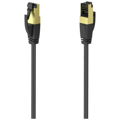 Een Cat7-Ethernet-kabel met zwarte connectoren en gouden contactpunten.