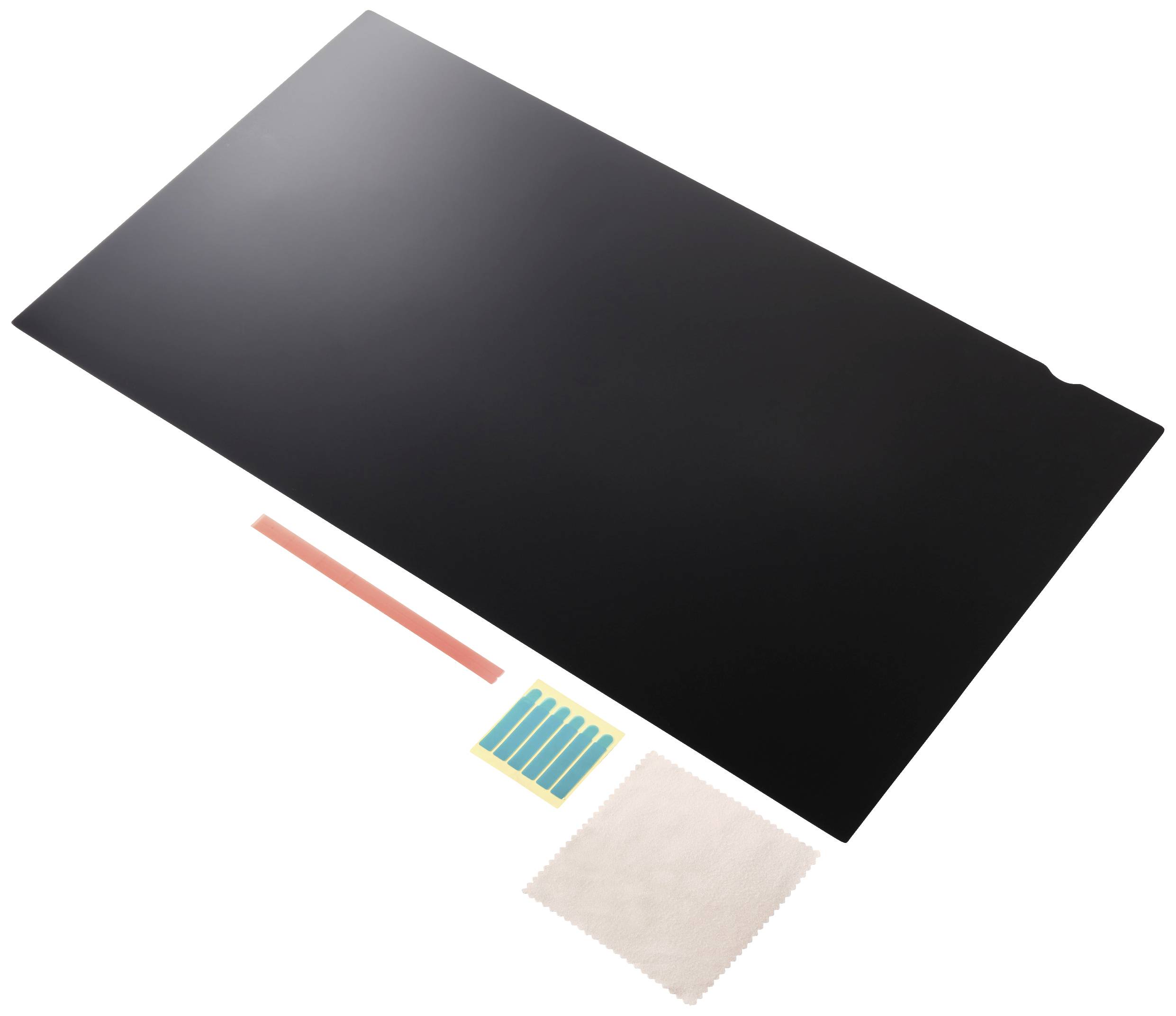 Een rechthoekige, zwarte schermfilter met reinigingsdoekje en plakstrips. Bedoeld voor privacybescherming en reductie van verblinding.