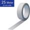 '25 Meter, 35 mm breed' staat linksboven. Afgebeeld is een rol grijs plakband dat van rechts naar links wordt afgerold.