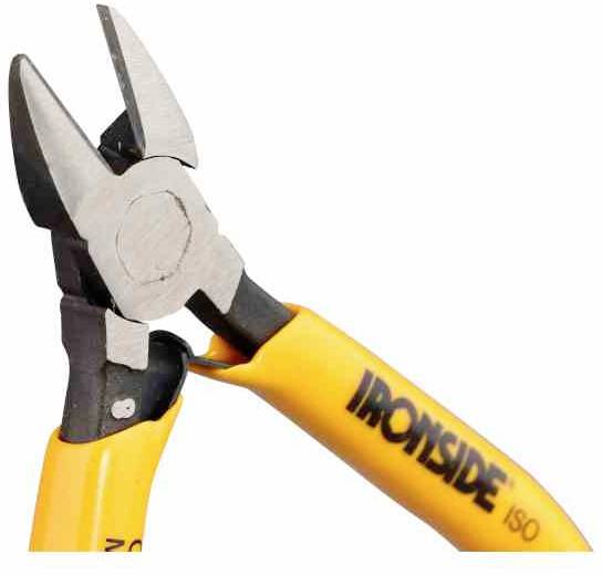 Gele draadkniptang met opdruk 'Ironside ISO', geschikt voor het knippen van draad of kabels.