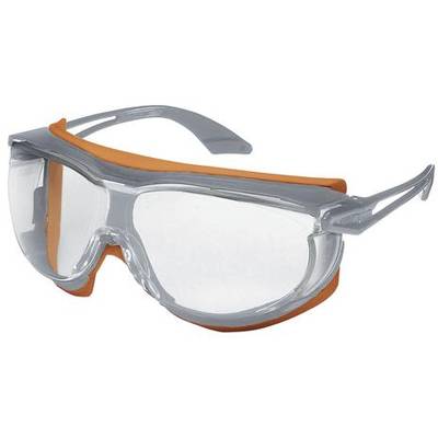 Veiligheidsbril met transparante glazen, grijze montuur en oranje accenten, gebruikt voor oog- en gezichtsbescherming tijdens handmatige werkzaamheden.