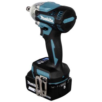 Een draadloze, blauw-zwarte Makita slagschroevendraaier met accu, geschikt voor zware schroefwerkzaamheden.