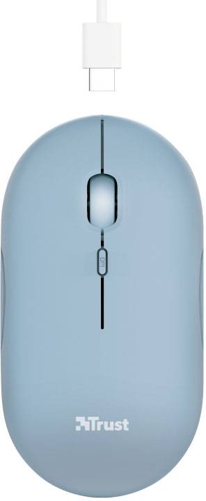 Blauwe muis met USB-kabel, merklogo 'Trust' zichtbaar.