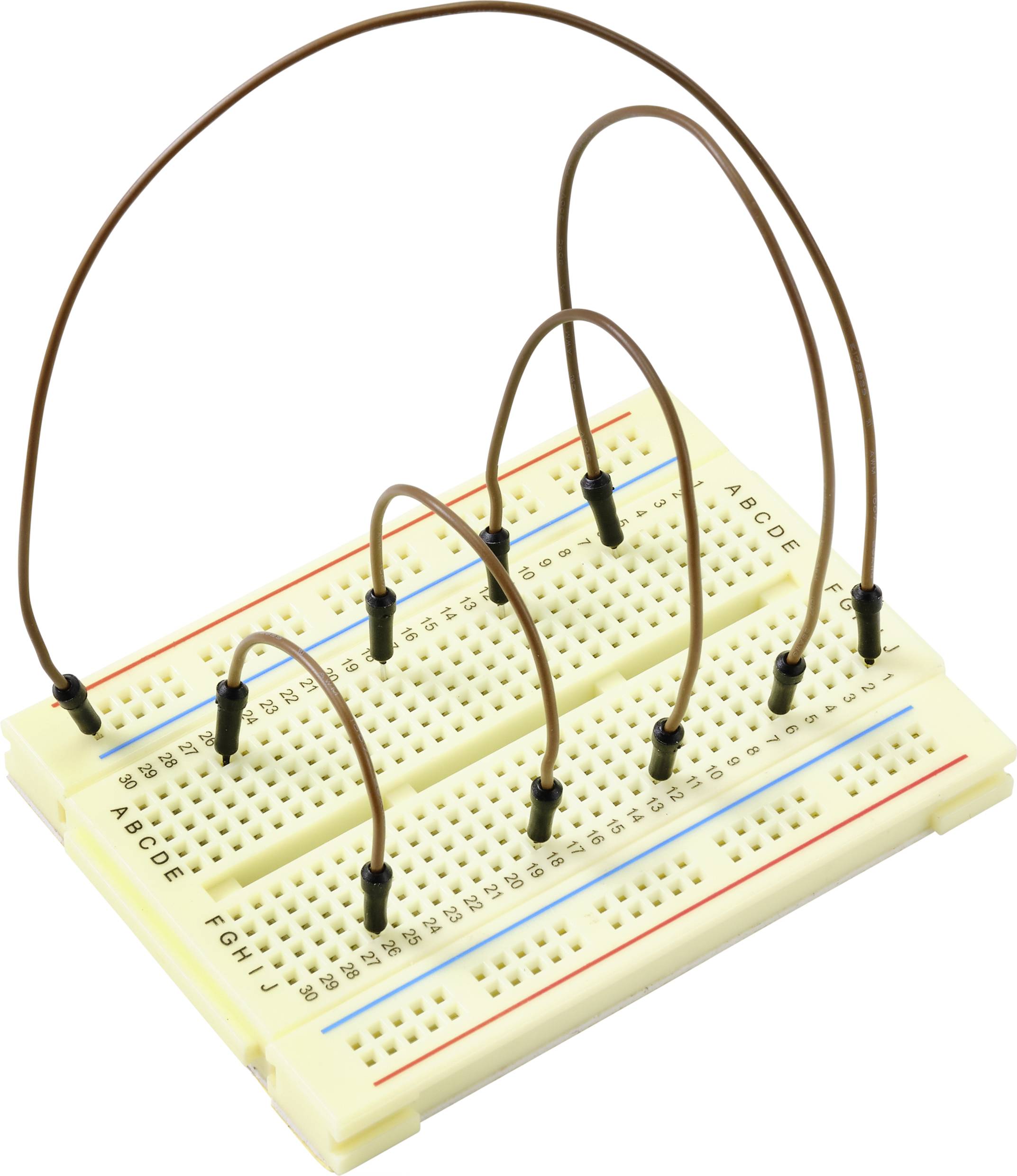 Een breadboard met meerdere verbonden bruine draden die elektrische schakelingen simuleren.