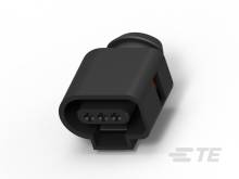 Een zwarte, rechthoekige elektrische stekkerverbinding met meerdere pinnen wordt van dichtbij getoond.