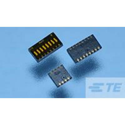 Drie microchip-modules voor een blauwe achtergrond, op verschillende manieren gerangschikt. Ze symboliseren technologische complexiteit en innovatie.
