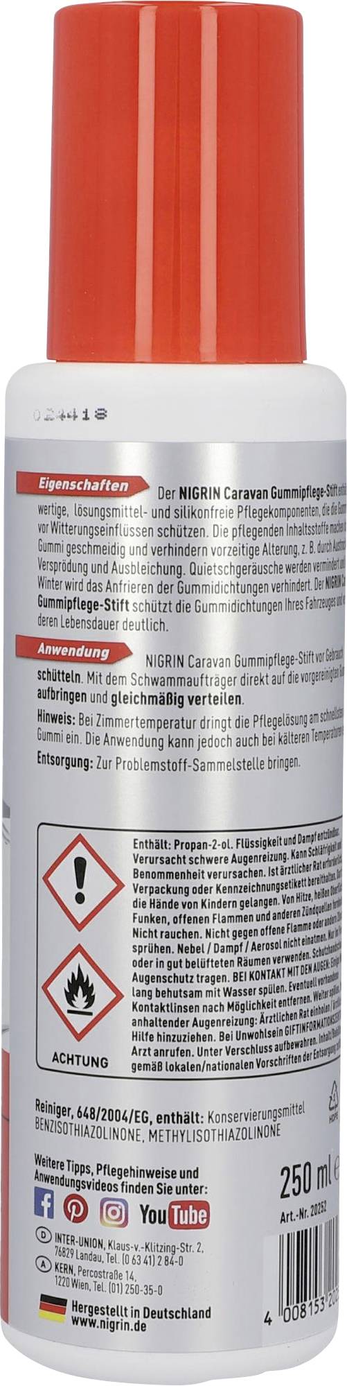 Achterzijde van een rode spuitbus met waarschuwingssymbolen en aanwijzingen voor veilig gebruik. Bevat informatie over de inhoudsmaat en het land van fabricage.