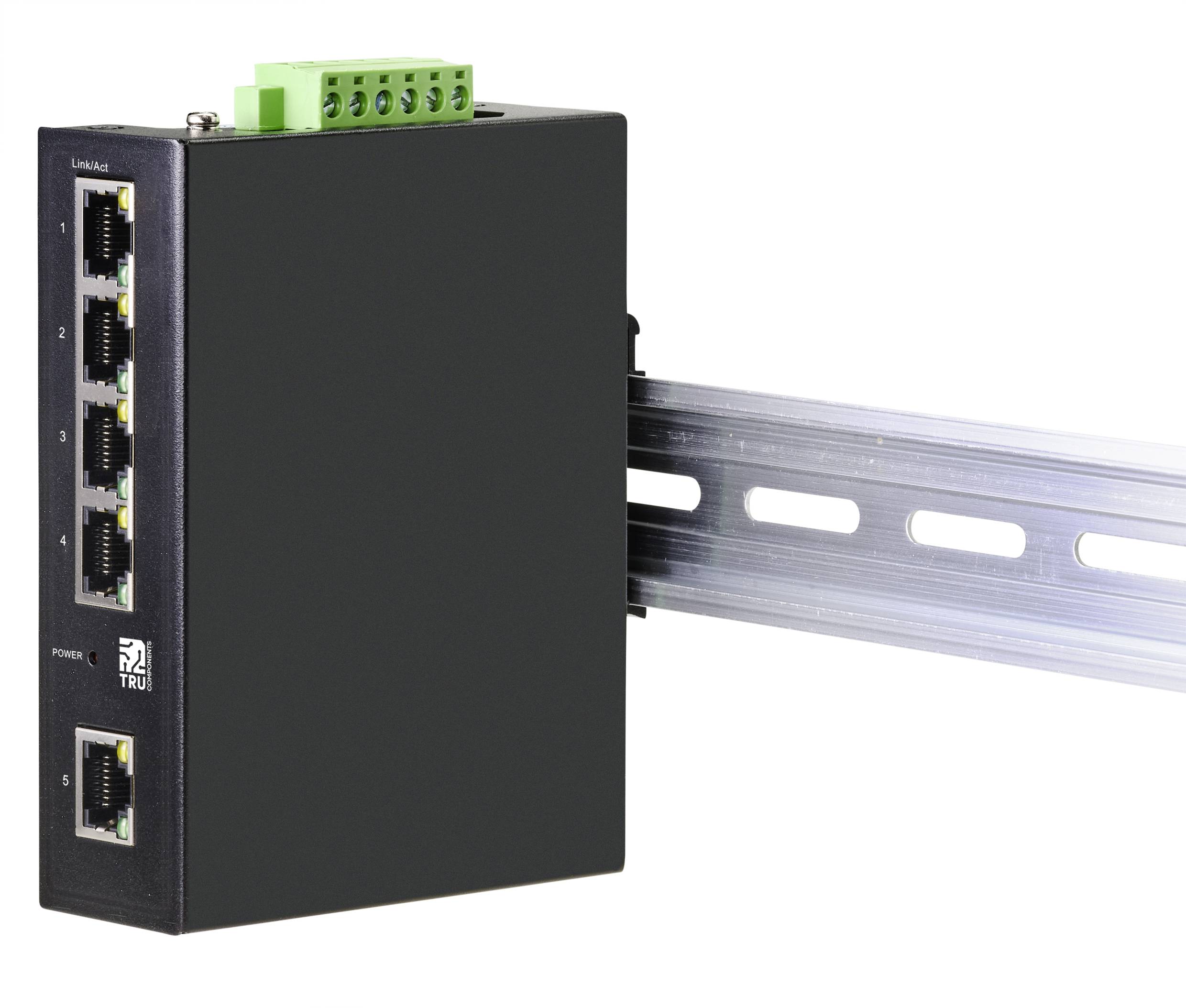 Een zwarte Ethernet-netwerk-switch met vijf poorten is gemonteerd op een metalen DIN-rail.
