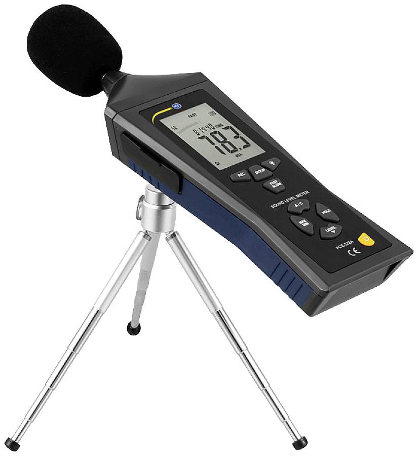 Een geluidsniveaumeter op een statief meet een decibelniveau van 78,3. Het display toont een heldere, digitale weergave van de waarde.