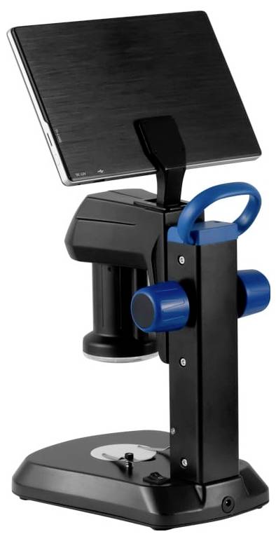 Tafelmodel microscoop op een standaard met een kantelbaar display en blauwe afstellingsknopen, weergegeven tegen een witte achtergrond.