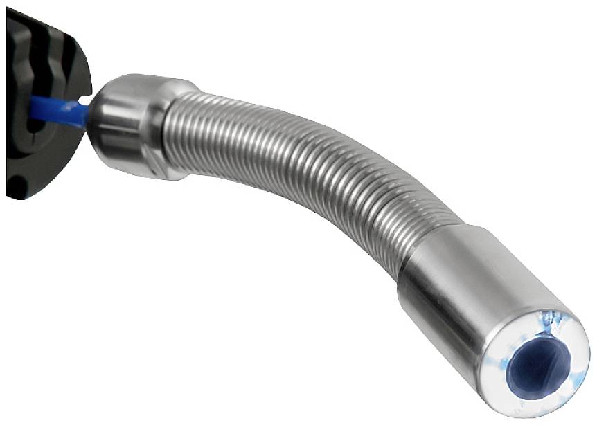 Flexibele metalen slang met gegolfde oppervlakte, verbonden met zwarte koppeling. De slang toont een gebogen vorm naar rechts.