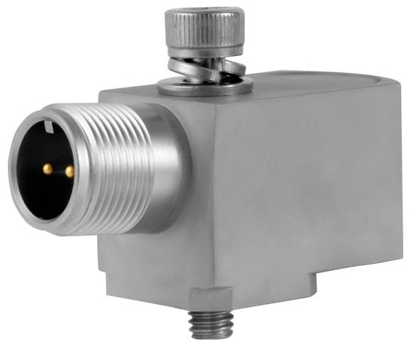 Industriële metaalsensor of connector met draadpoort en cilindrische vorm en regelschroef bovenaan, getoond geïsoleerd op een witte achtergrond.
