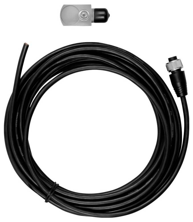 Opgerold zwart snoer met een connector aan het ene uiteinde en een metalen fitting erbovenop tegen een witte achtergrond.