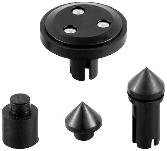 Vier zwarte spuitstukken in verschillende vormen: rond met drie gaten, conisch, cilindrisch en puntig cilindrisch.