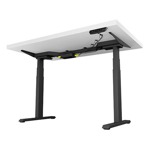 Elektrisch in hoogte verstelbaar bureau met zwart frame en wit tafelblad. Bedieningspaneel voor hoogteaanpassing zichtbaar.