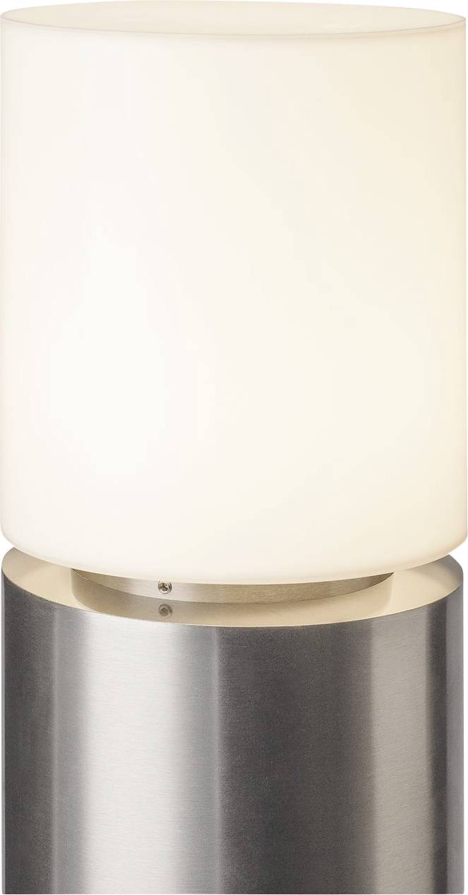 Moderne tafellamp met cilindrische, witte kap en zilveren metalen voet; minimalistisch ontwerp voor woonruimtes.