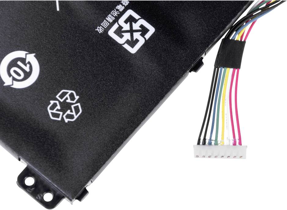 Een laptopbatterij met meerdere gekleurde kabels en recycling-symbolen die wijzen op duurzame verwijdering en elektronisch recycling.