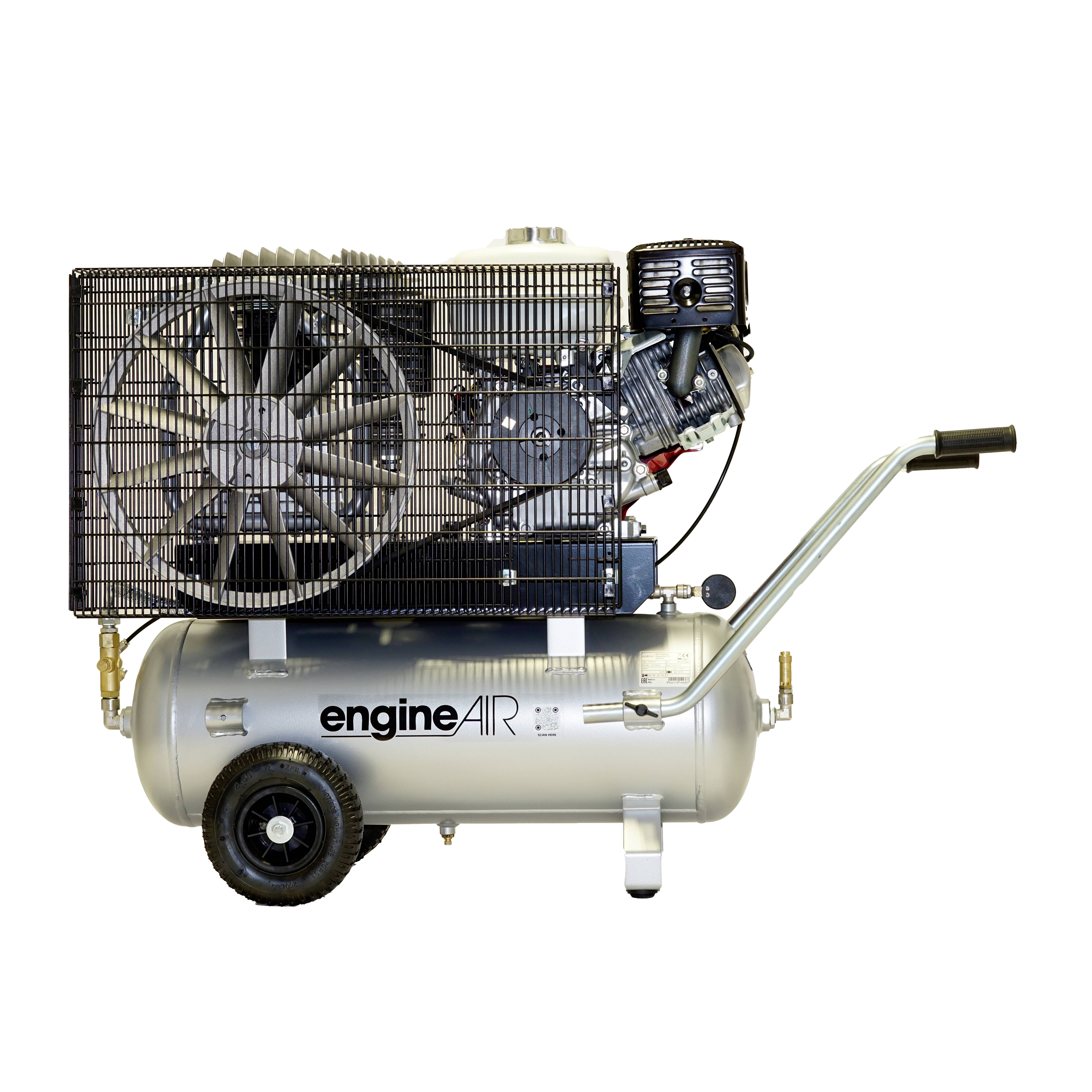 'Motorisch aangedreven luchtcompressor met grote ventilator en cilindrische tank, voorzien van het opschrift „engineAIR", gemonteerd op wielen.'