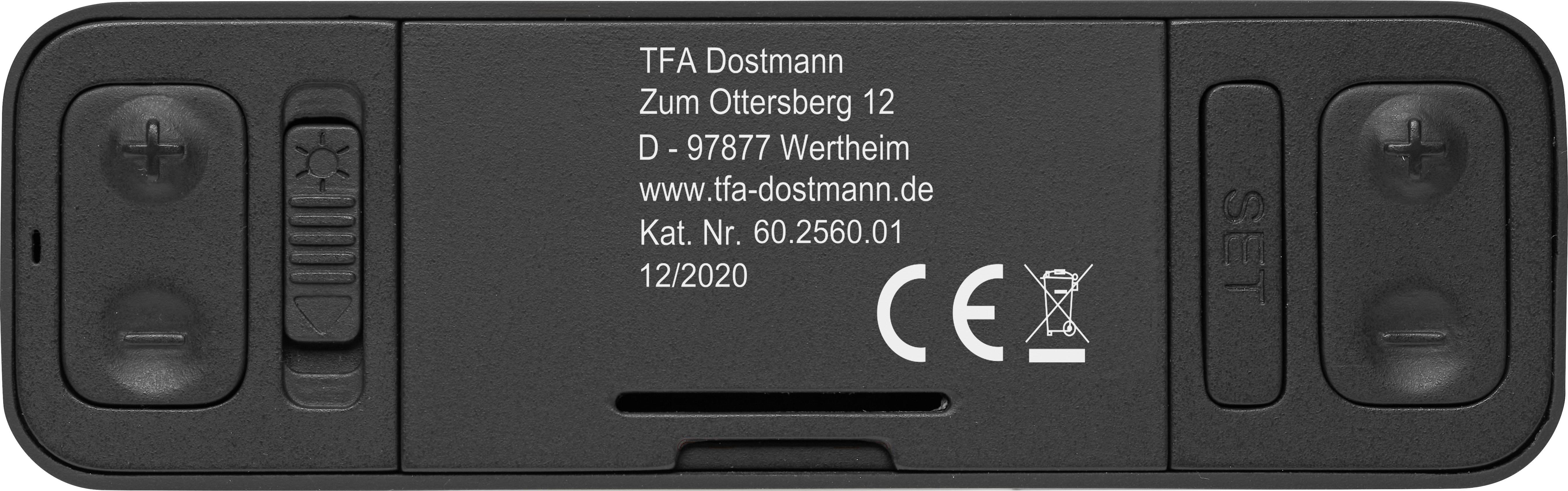 Aanzicht van de achterkant van een apparaat met vermelding: 'TFA Dostmann, Zum Ottersberg 12, D-97877 Wertheim, www.tfa-dostmann.de'. Productiedatum 12/2020.