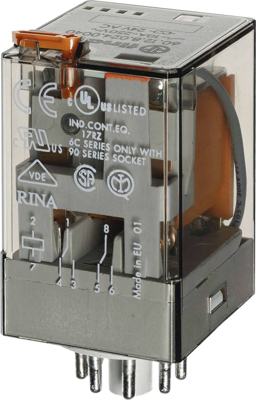Een transparante, elektromagnetische relais met meerdere aansluitingen en internationale certificeringstekens op het oppervlak.