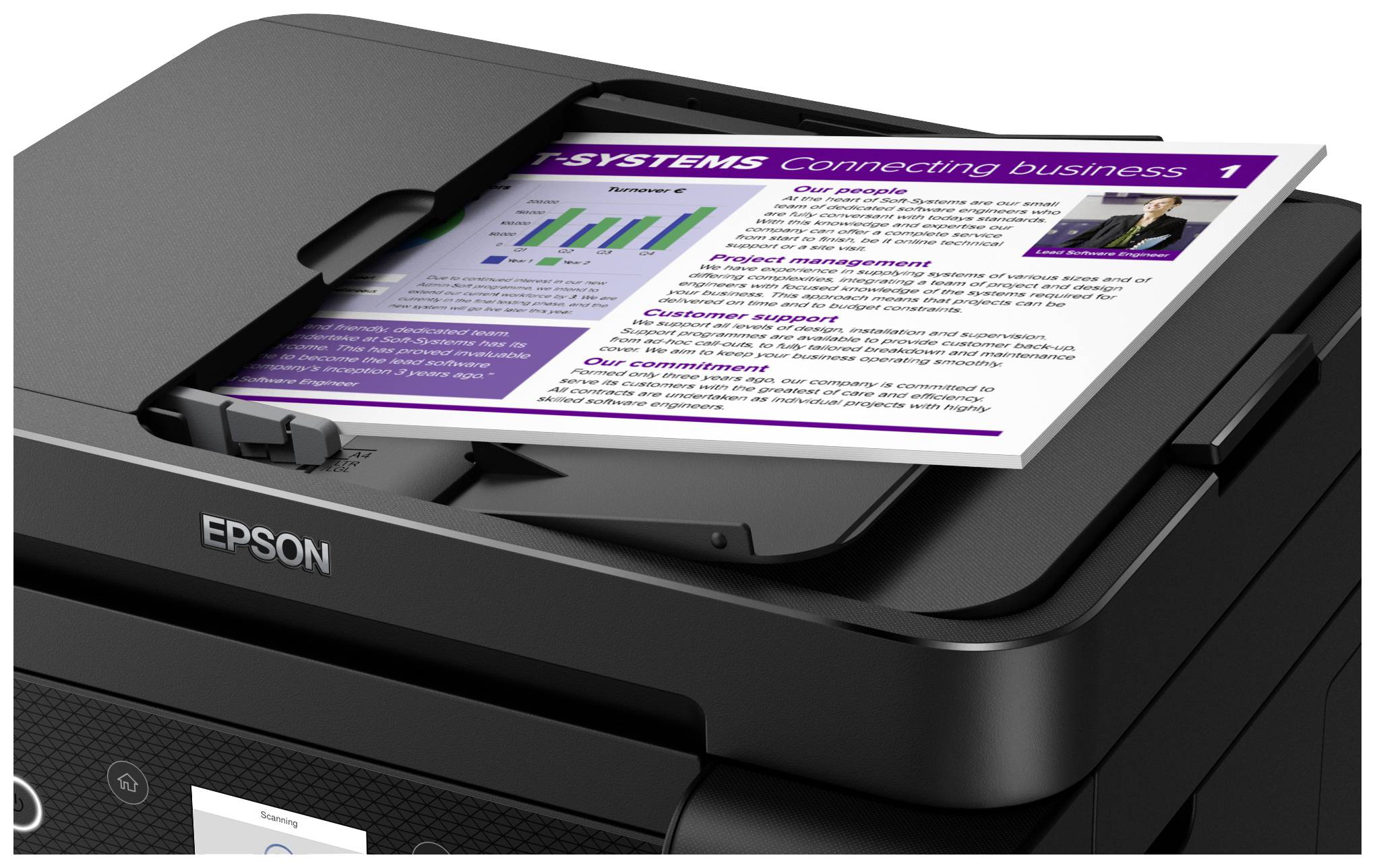 Een printer trekt een document in. Op het document zijn grafieken en tekst over zakelijke relaties te zien.