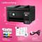 Multifunctionele printer op roze achtergrond, afgebeeld met inktflacons, cd, handleiding en netsnoer. Afmetingen: 375x347x237 mm.