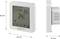 Een wit digitaal thermostaat met LCD-display, toont ruimtetemperatuur van 24,5 °C en ingestelde temperatuur van 23 °C. Afmetingen: 86x86x42 mm.