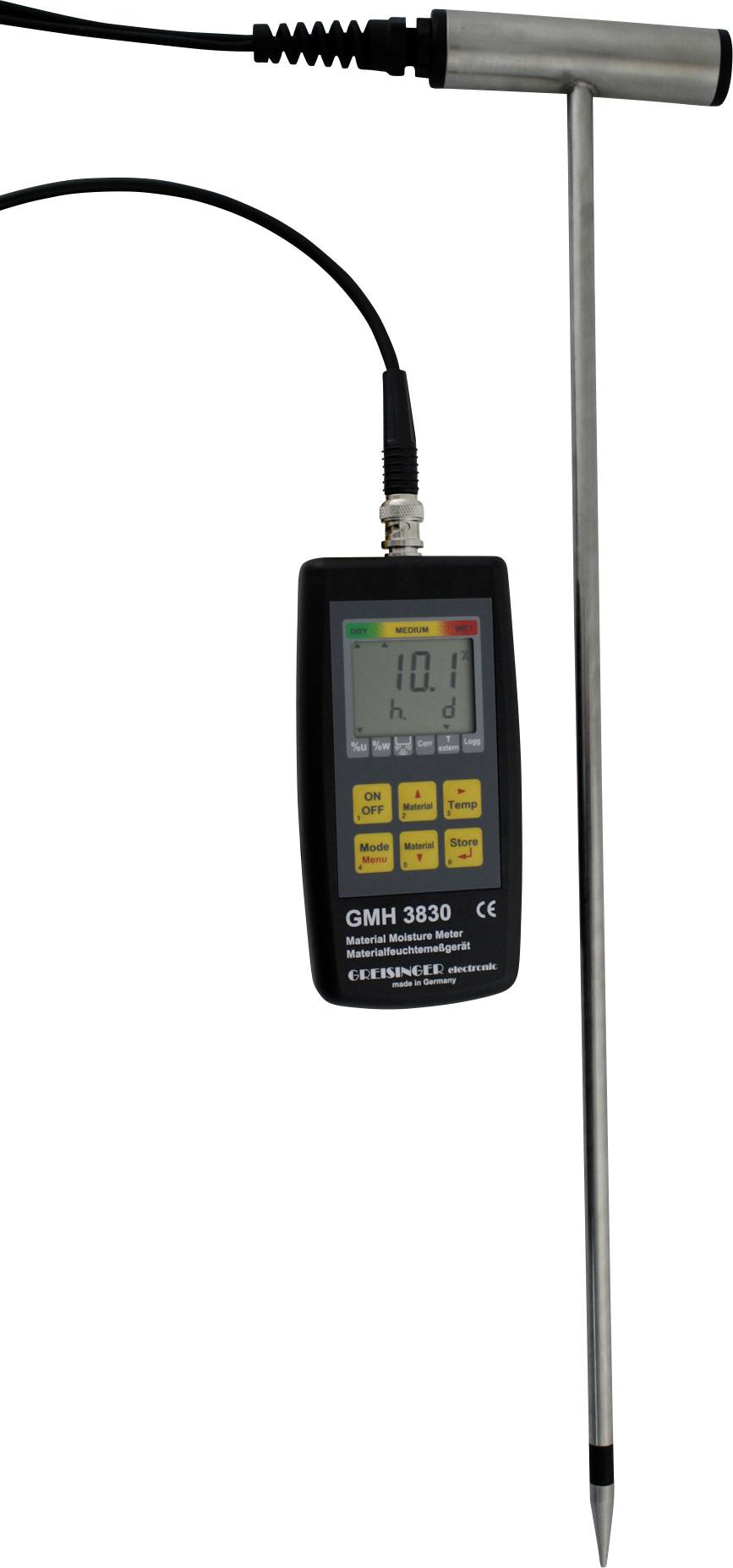 Handmeettoestel met een lange metalen sonde en digitaal display, toont vochtmetingen. Verbonden met een kabel.