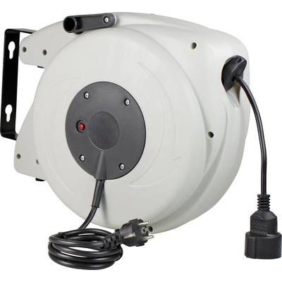 Automatische kabeloproller met netkabel en stekker, gemonteerd op een metalen houder. Ideaal voor flexibele stroomverbindingen.