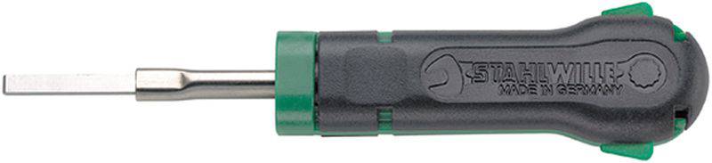 Platte schroevendraaier met groene, ergonomische handgreep en zilveren lemmet, aan de zijkant voorzien van de opdruk 'Made in Germany'.