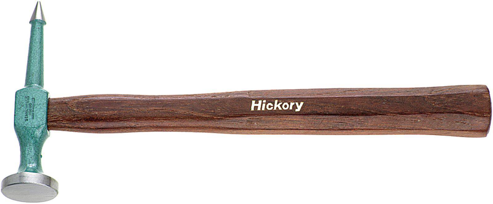 Een hamer met een groene kop en houten steel, waarop 'Hickory' staat. Ideaal voor precisiewerk of als decoratie.