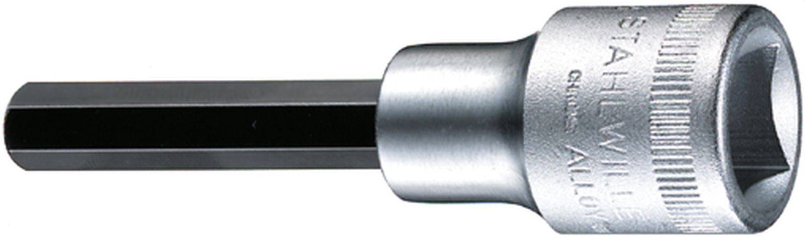 Een zilvergrijze zeskantdop met een lange, zwarte steel, geschikt voor gebruik in hand- of elektrische gereedschappen.