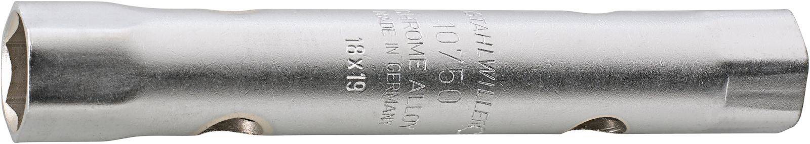 Metalen bougiesleutel, cilindrische vorm, met maataanduiding '18x19', voor het losdraaien en vastdraaien van bougies.