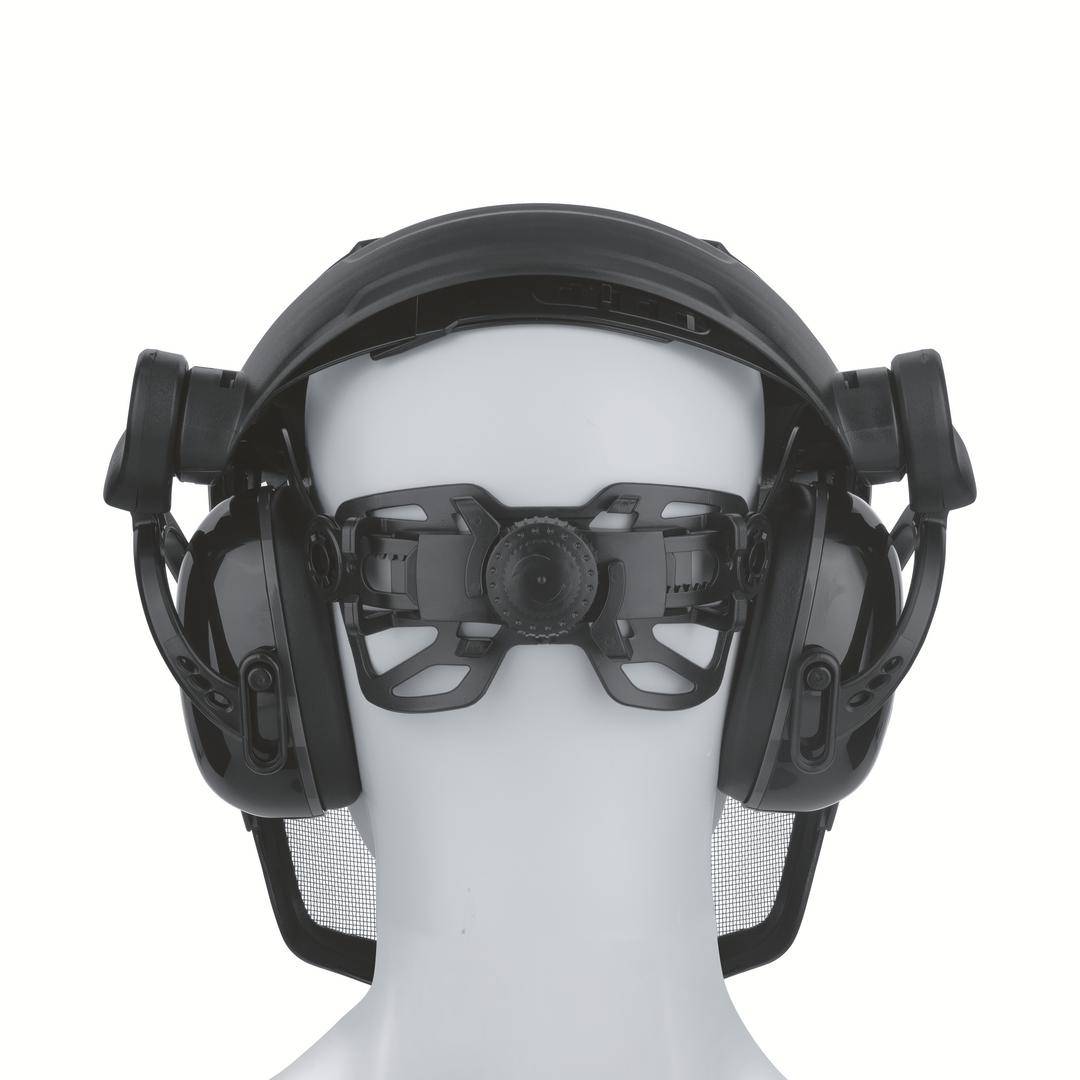 'Achteraanzicht van een witte mannequinkop die een zwarte, technisch uitziende hoofdbescherming draagt met verstelbare banden.'