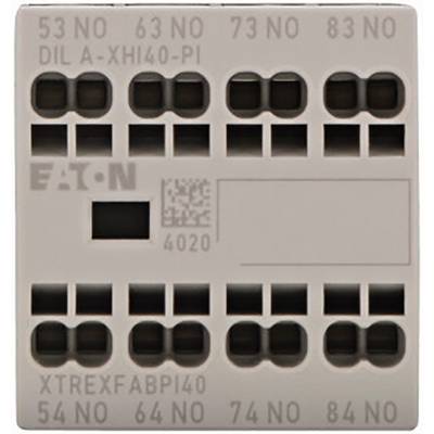 Een elektrische aansluitblok met meerdere genummerde aansluitklemmen voorzien van de opdruk 'EATON' en '53 NO 63 NO 73 NO 83 NO'.