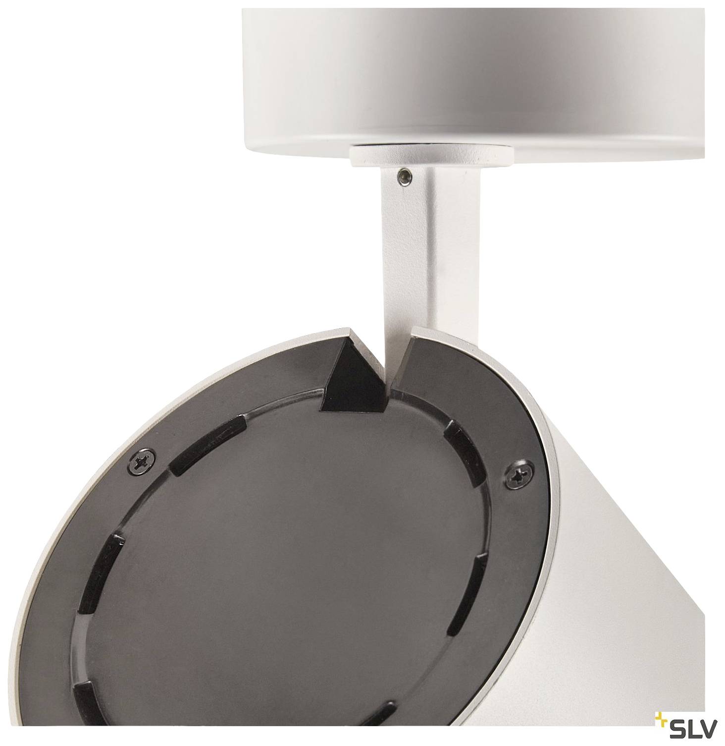 Een close-up van een witte plafondlamp met een cilindrische behuizing en een scharnierend gewricht.