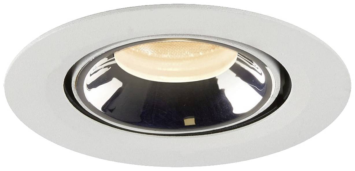 Inbouwspot met een ronde, zilveren rand en een reflecterende oppervlakte waaruit een warm licht straalt.