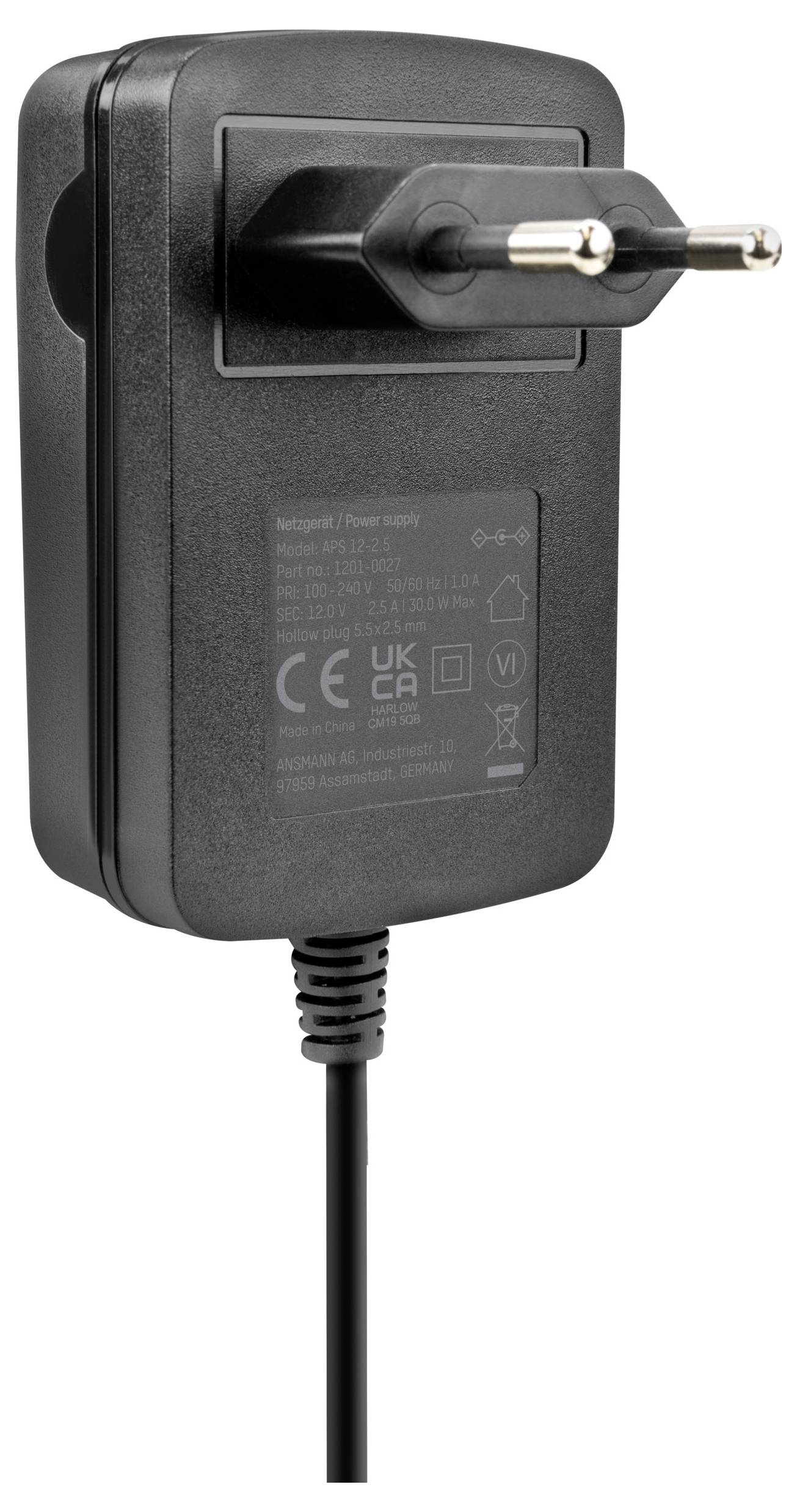 Zwart netsnoer met Eurostekker en CE-, UKCA-certificeringen, geschikt voor Europese stopcontacten, kabel onderaan aangesloten.