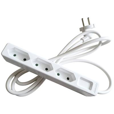 Witte stekkerdoos met drie aansluitingen en aangesloten kabel, geschikt voor het uitbreiden van een stroomvoorziening, tegen een witte achtergrond.