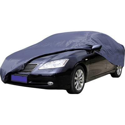 Een zwarte auto is gedeeltelijk bedekt door een donkere beschermende hoes, waarbij de voor- en zijkant worden benadrukt. De hoes beschermt de auto tegen weersomstandigheden.