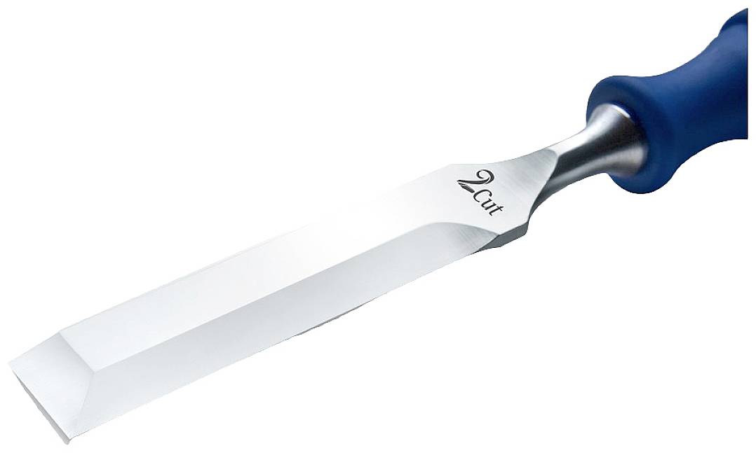 Het beeld toont een steekbeitel met een blauwe handgreep en een glanzende metalen lemmet waarop '2cut' staat, bedoeld voor houtsnijwerk.