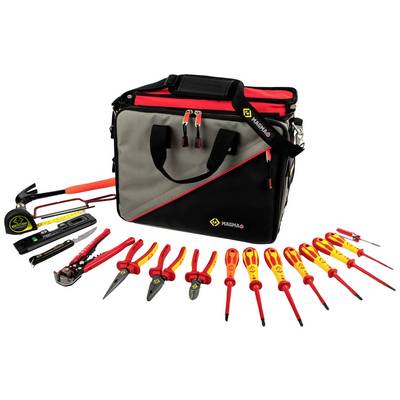 Een zwarte en grijze gereedschapskoffer van Knipex met rood-gele handgrepen, omringd door verschillende handgereedschappen zoals schroevendraaiers, tangen en een hamer.
