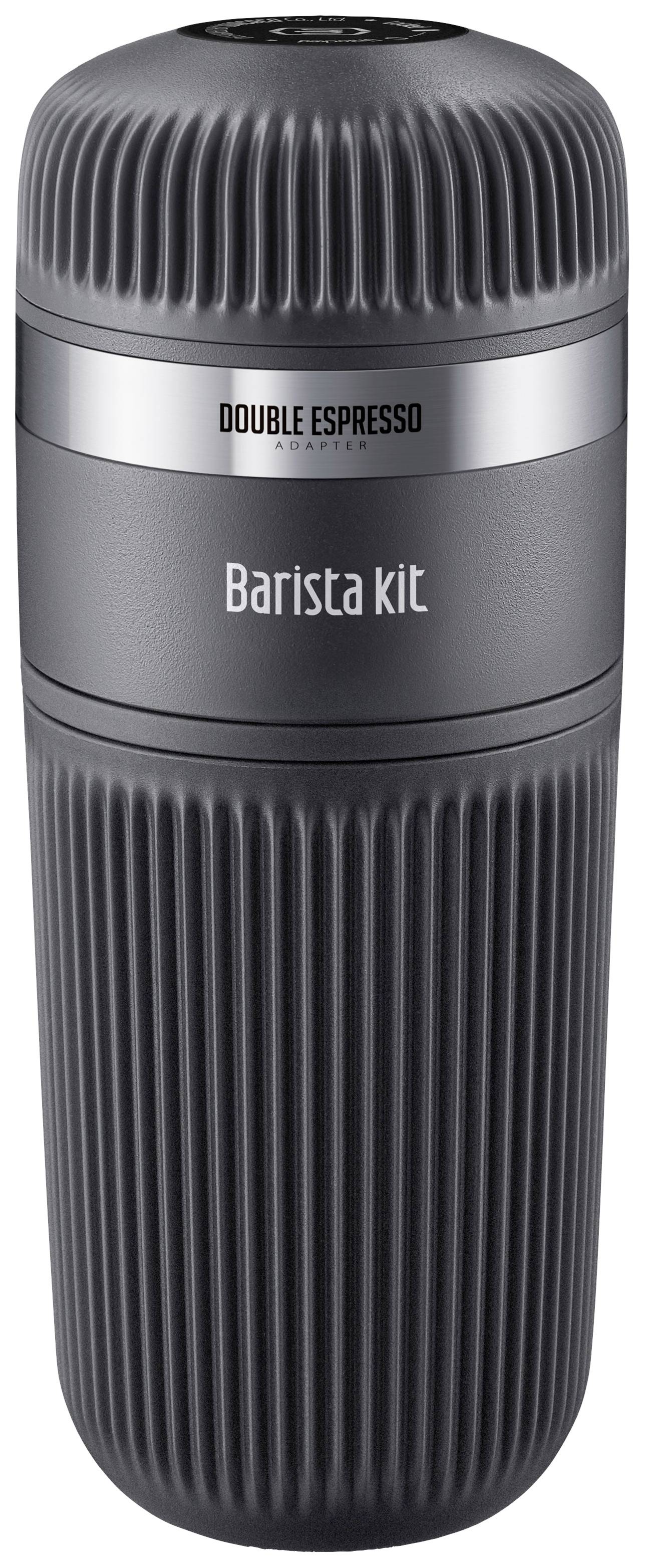 Draagbaar koffiezetapparaat in cilindrische vorm, donkergrijs met de opschrift 'Double Espresso' en 'Barista Kit'.