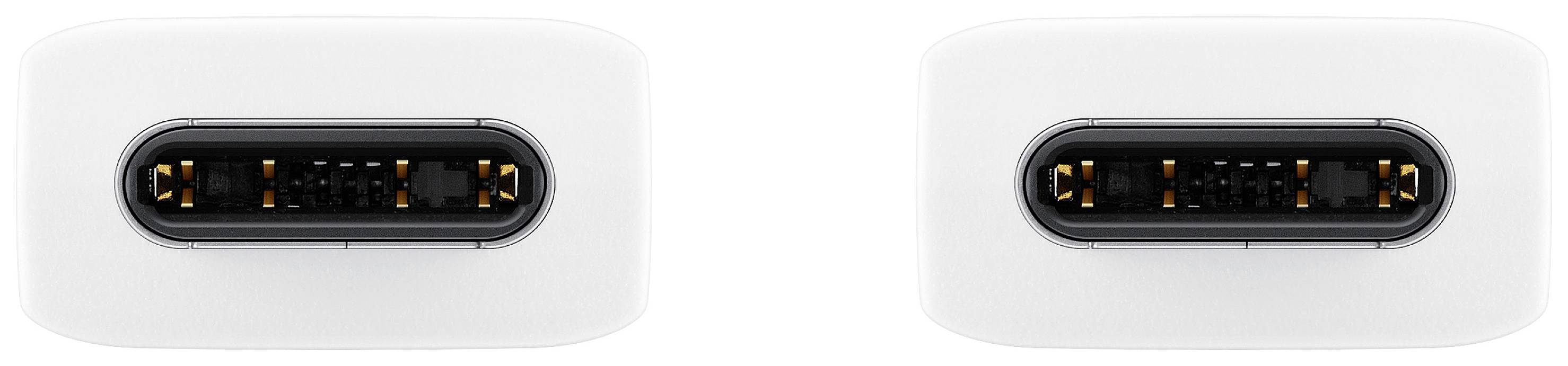 Twee identieke, rechthoekige elektrische aansluitingen op een witte achtergrond. Ze hebben zwarte randen en gouden contactpunten.